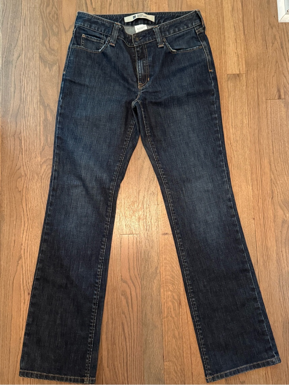 GAP Women's Boot Cut Jeans - Dark Indigo. Good used condition